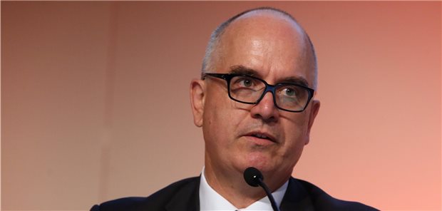 Da bald geburtenstarke Jahrgänge das Rentenalter erreichen, müsste bereits jetzt jede Möglichkeit genutzt werden, um zusätzliche Beschäftigte für die Pflege zu gewinnen, sagt bpa-Geschäftsführer Herbert Mauel.