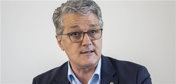 ALM-Chef Müller warnt vor „Entökonomisierung“ der Medizin „Damit haben wir dann zurechtzukommen, ob mir das gefällt oder nicht“: Dr. Michael Müller, Vorstandsvorsitzender von ALM (Akkreditierte Labore in der Medizin) zur GKV-Finanzierungsentscheidungen.