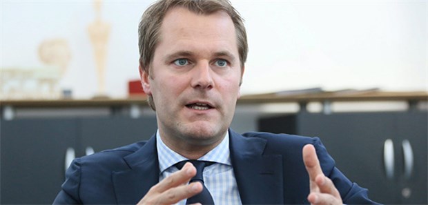 Ex-Gesundheitsminister heuert bei PKV an Daniel Bahr - vom Bundesgesundheitsminister zur Allianz.