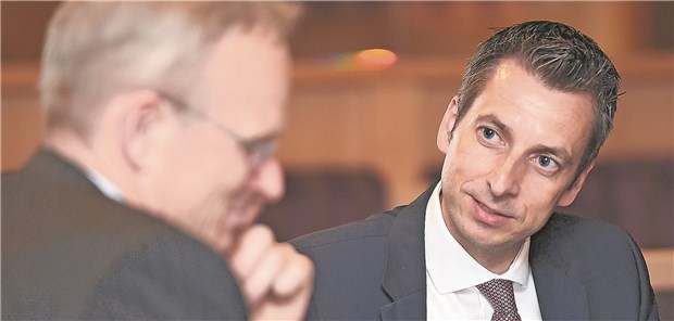 "Wir wollen Digitalisierung erlebbar machen" Daniel Zehnich, Leiter des Bereichs Gesundheitsmärkte und Gesundheitspolitik bei der apoBank.