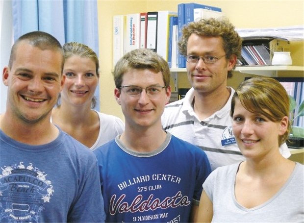Umstrukturierung rettet Klinik vor Aus Dank des Verzichts auf einen Chefarzt haben die motivierten Assistenzärzte am St.-Bernhard-Hospital in Brake bereits im frühen Stadium viele Aufgaben.