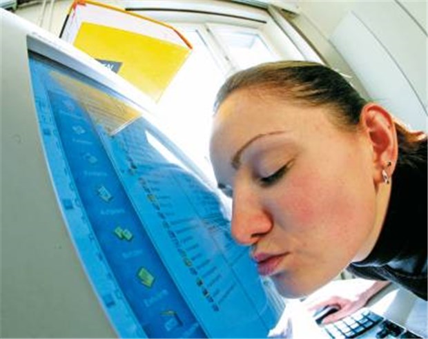 Doctor-Dating für einsame Herzen Das Bedürfnis nach Nähe treibt viele Menschen um. Immer mehr Kontaktbörsen bieten ihre Dienste im Internet an.