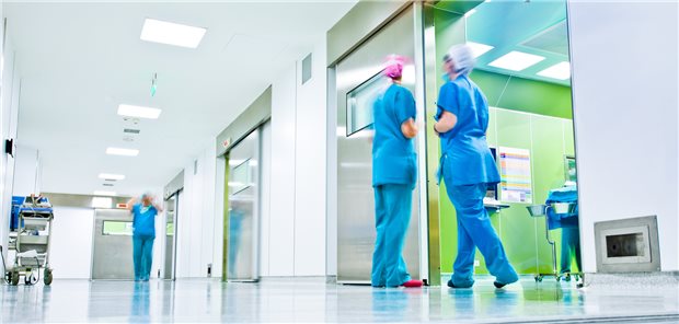DKG-Chef Gaß fordert Schulterschluss gegen kalten Strukturwandel Das Bild der anstehenden Krankenhausreform ist noch unscharf. Über die Zukunft der stationären Versorgung werden Bund und Länder ab dieser Woche verhandeln.