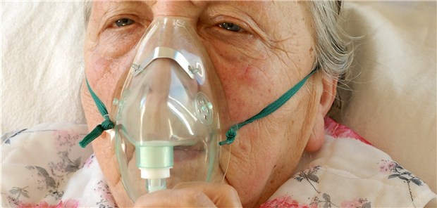 Betreuung auch außerhalb von Heimen möglich Das Bundesgesundheitsministerium hat den Vorrang für die stationäre Intensivpflege aus seinem Gesetzentwurf gekippt. Doch die Pflegeeinrichtungen müssen sich auf schärfere Überprüfungen einstellen.