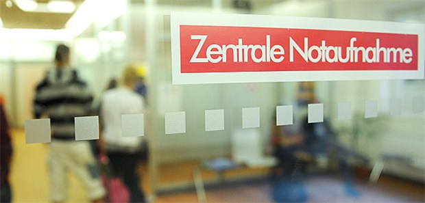 Notaufnahmen unter der Lupe Das Bundesinstitut für Arzneimittel und Medizinprodukte (BfArM) nimmt Medikationsfehler bei Notfalleinweisungen in Kliniken unter die Lupe.