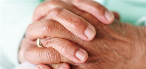 Alternative Therapien am Lebensende? Kein Automatismus! Das Bundessozialgericht hat die Palliativbehandlung als Alternative gestärkt. Nicht jede Alternativtherapie muss bezahlt werden.