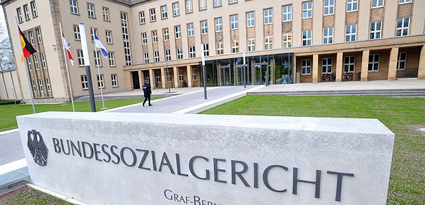Hoher Säumniszuschlag der Kassen ist gerechtfertigt Das Bundessozialgericht in Kassel sieht den Säumniszuschlag der Krankenkassen von fünf Prozent pro Monat nicht als verfassungswidrig an.