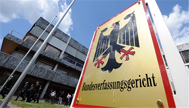 Verfassungsrichter bestätigen GKV-Beiträge auf Direktversicherungen Das Bundesverfassungsgericht in Karlsruhe: die GKV erhält auch weiterhin Beiträge von Auszahlungen aus der betrieblichen Altervorsorge.
