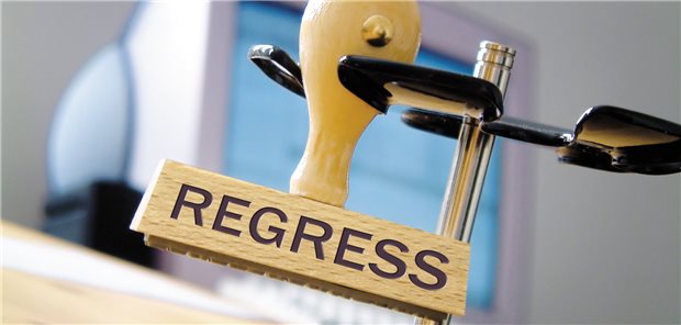 Das Damoklesschwert der vertragsärztlichen Verordnung: Künftig soll das Risiko, in Richtgrößen- oder Durchschnittswertprüfungen zu geraten, weiter abnehmen, verspricht die KBV.