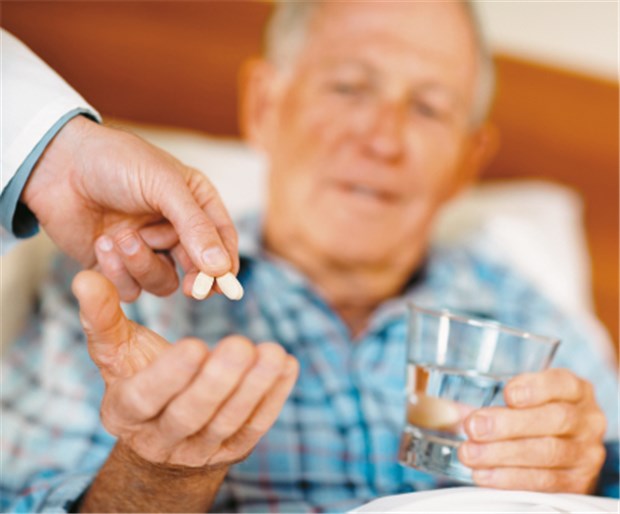 Auf der Suche nach Leitlinien für Multimorbidität Das Dilemma des Hausarztes: Er muss oft Therapien kombinieren. Doch dafür gibt es bislang noch keine wissenschaftlichen Leitlinien. © Yuri Arcurs / fotolia.com