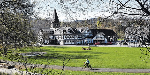 Hochrisikoprojekt: Hausarzt auf dem Land Das Dorf Wenholthausen im Hochsauerland hat seit April wieder einen Hausarzt.