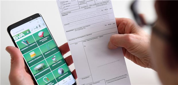 Österreich will gegen ärztlichen Wildwuchs mit E-Rezepten vorgehen Das E-Rezept hat die Medikamentenversorgung in Österreich digitalisiert. Einige Ärzte senden solche Rezepte offensichtlich ohne Abstimmung mit dem Patienten an eine von ihnen bevorzugte Apotheke. In Deutschland sind solche Kickback-Kooperationen zwischen Ärzten und Apothekern längst verboten.
