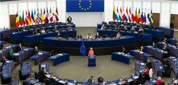 EU-Parlament gegen Pläne für strengere Antibiotika-Regeln bei Tieren Das EU-Parlament hat Pläne abgelehnt, fünf bestimmte Antibiotikagruppen für den Einsatz beim Menschen zu reservieren und bei Tieren weitgehend zu verbieten.