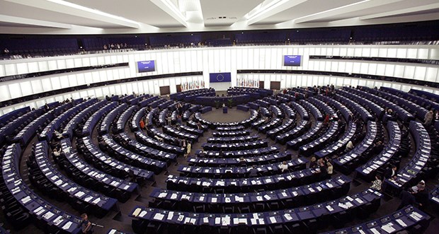 Bei der Arztwahl im EU-Ausland gibt es weiter Hürden Das EU-Parlament in Straßburg: Freie Arztwahl für die Versicherten in der EU.