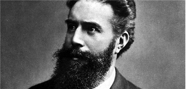 Das Entdeckungslabor mit dem Schreibtisch des Physikers Wilhelm Conrad Röntgen (1845-1923) in der in der Röntgen-Gedächtnisstätte. Was der Physiker vor 125 Jahren entdeckt, revolutioniert die moderne Medizin. Heute reicht diese Wirkung bis ins All. (zu dpa „Ein zufälliger Urmoment der Medizin - 125 Jahre Röntgenstrahlung“)Usage: Online (20201102)