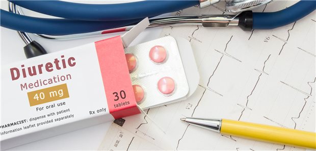 Verpackung von Tabletten mit der Aufschrift „Diuretikum“ zur Behandlung von Herz-Kreislauf-Erkrankungen.