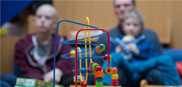 Das Forschungsprojekt „VersKiK“ soll Nachsorge und den tatsächlichen Nachsorgebedarf von Kindern und Jugendlichen nach einer Krebserkrankung untersuchen und analysieren.