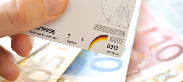 Gerangel um die Kassenmilliarden Das Geld der Kassen: Politiker schielen darauf.