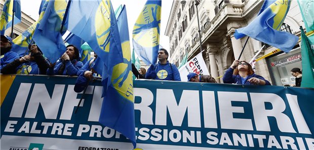 Ärzte-Streik in Italien gegen Haushaltsgesetz der Regierung Gesundheitspersonal streikt in Rom