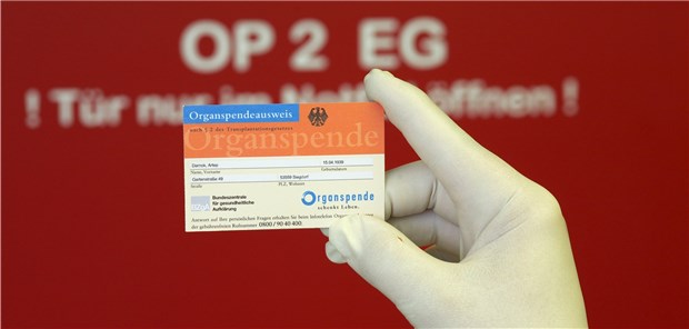 Expertenstreit um den richtigen Weg zu mehr Organspenden Das Gros der Bürger steht der Organspende positiv gegenüber, einen Spenderausweis haben viele nicht.
