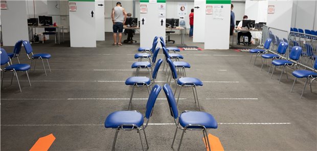 Sachsens Corona-Impfzentren sperren Tore vorzeitig zu Das Impfzentrum im sächsischen Löbau soll bereits am 21. September schließen.