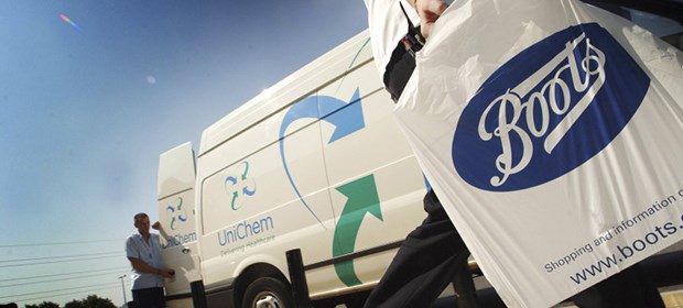 Elefantenhochzeit im Pharmahandel Das Jahr 2006: Alliance Boots entsteht aus der Boots Group und Alliance UniChem. Jetzt kommt die Fusion mit Walgreens.