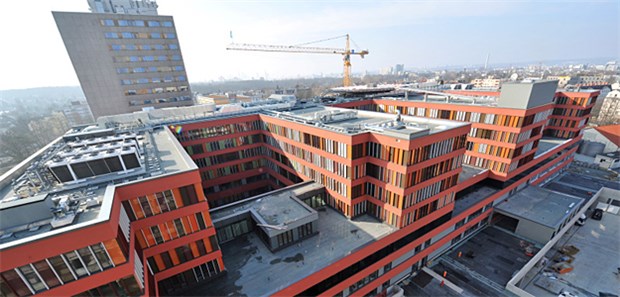 So schlecht steht es um die Krankenhäuser Das Klinikum in Offenbach: Die Investition in den Neubau hatte die Kommune überfordert , das Klinikum wurde privatisiert.