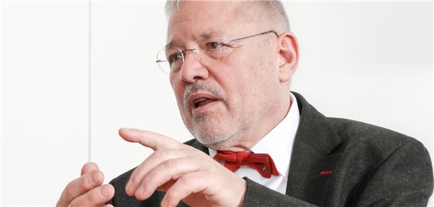 Bergmann: „Wir wollen versorgen, doch die Bürokratie zermürbt die Kollegen“ Das Konkurrenzdenken in der Notfallversorgung sei längst überwunden, so KVNo-Chef Dr. Frank Bergmann. Beim Gesundheitskongress des Westens Anfang September ist er unter anderem bei einer Diskussionsrunde zur „116 117“ dabei.