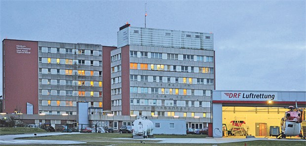 Ärzte in Niebüll dürfen hoffen Das Krankenhaus in Niebüll zählt zum kreiseigenen Klinikverbund Nordfriesland. In Südtondern hofft man auf einen Sicherstellungszuschlag für das defizitäre Haus.