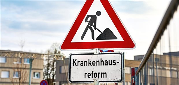 Das Krankenhausreformanpassungs-Gesetz ist nicht zustimmungspflichtig im Bundesrat. Ungeachtet dessen haben die Fachausschüsse viele Änderungsforderungen formuliert.