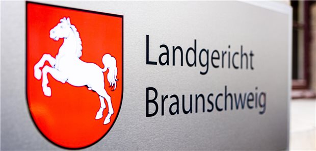 Genitalverstümmelung der Ehefrau? Prozess gegen Gynäkologen gestartet Das Landgericht Braunschweig verhandelt seit Montag gegen einen Gynäkologen aus Niedersachsen. Er soll die Genitalien seiner frisch angetrauten Ehefrau verstümmelt haben.