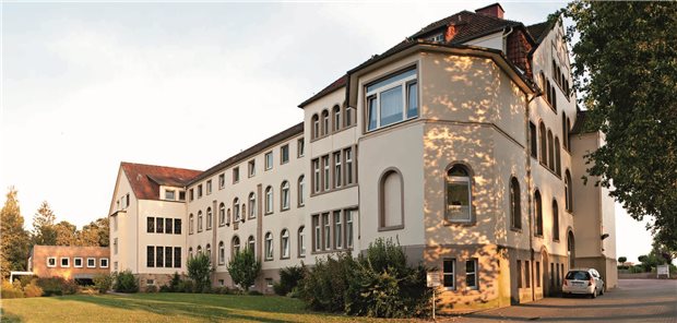 Niedersachsen setzt auf Regionale Gesundheitszentren in der Fläche Das Marienhospital in Ankum ist das erste Krankenhaus, das in Niedersachsen zum Gesundheitszentrum geschrumpft wurde. Nun sollen weitere Kliniken folgen.