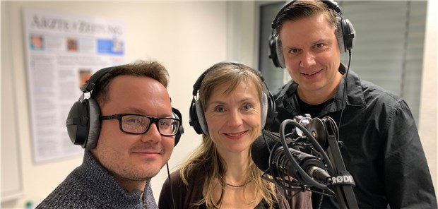 Warum die „Ärzte Zeitung“ jetzt Podcasts macht Das Multimedia-Team der „Ärzte Zeitung“ (v.l.): Alexander Joppich, Ruth Ney und Thorsten Schaff.