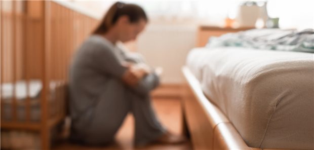 Das Risiko eines Suizids war innerhalb eines Jahres nach der PND-Diagnose am größten (7,2-fach erhöht). Obwohl es im Laufe der Zeit abnahm, blieb das Risiko auch nach fünf oder mehr Jahren verdoppelt. Sowohl Frauen mit vorgeburtlichen als auch mit postnatalen Depressionen waren während der gesamten Nachbeobachtungszeit betroffen, obwohl die Assoziationen bei postnatalen Depressionen größer waren.