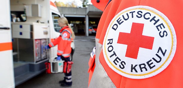 Deutsches Rotes Kreuz feiert 150. Geburtstag Das Rote Kreuz in Deutschland zählt 400.000 ehrenamtliche und 142.700 hauptamtliche Mitarbeiter.