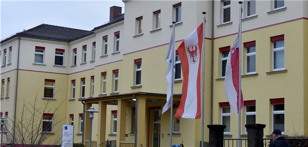 Templiner Pilot zur intersektoralen Kooperation auf dem Land positiv bewertet Das Sana Krankenhaus in Templin: Vor Ort entstand im Rahmen des Projekts „IgiB-StimMT“ für eine bessere intersektorale Zusammenarbeit unter anderem ein ambulant-stationäres Zentrum (Archivbild).