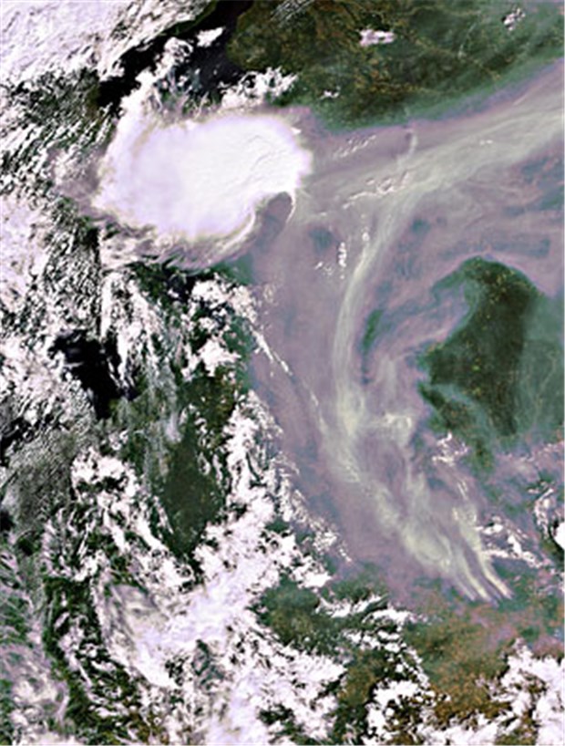 Hunderte Feuer in Russland - Vorwürfe von Greenpeace Das Satellitenbild der European Space Agency (ESA) von den Bränden in Russland zeigt die Situation am 10. August. Man erkennt die Rauch- und Smogwolken.