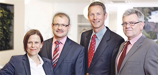 Das Ticket zum Landespreis im Süden Das Siegerteam vom Ambulanten Therapiezentrum Hämatologie/Onkologie Offenburg (v.l.): Dr. Marianne Müller, Dr. Andreas Jakob, Dr. Henning Pelz und Dr. Bernhard Linz.