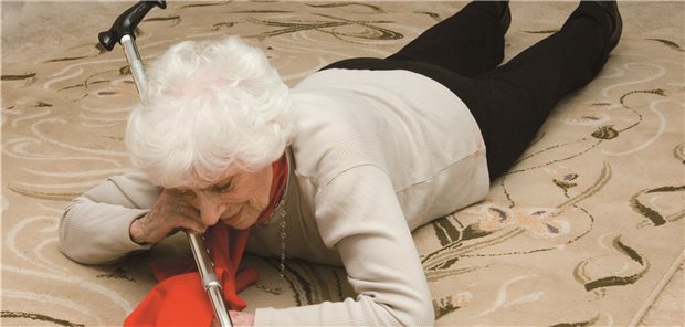 Das Sturzrisiko im höheren Alter lässt sich durch regelmäßiges Körpertraining verringern.