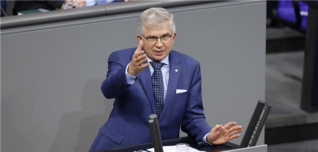 Ullmann: Nonnemacher propagiert „Staatsmedizin in Landeshoheit“ „Das System der Selbstverwaltung ist zwar komplex, aber es ist mit Sicherheit keine Gefahr für die Demokratie“: FDP-Gesundheitspolitiker und Arzt Professor Andrew Ullmann.