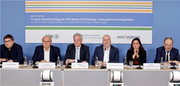 Das System der hausarztzentrierten Versorgung bringt viele Vorteile für die Versorgung, betonten Dr. Jörg Schweigard (v.l.), Professor Joachim Szecsenyi, Professor Ferdinand Gerlach, Johannes Bauernfeind, Professor Nicola Buhlinger-Göpfarth und Dr. Werner Baumgärtner.