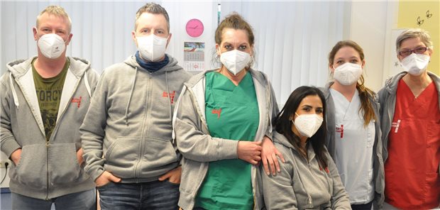 Das Team der Notarztbörse in der Landesunterkunft Boostedt. In der Mitte Dr. Levke Sonntag.