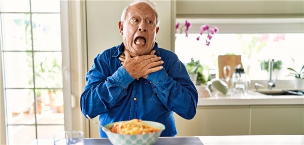 Das Team um Cody Dunne resümiert, dass Schläge auf den Rücken verglichen mit dem Heimlich-Manöver und Thoraxkompressionen bessere Chancen boten, den aspirierten Fremdkörper loszuwerden und bis zur Entlassung aus der stationären Behandlung zu überleben.