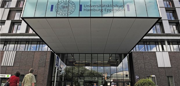 Bund unterstützt acht Unikliniken mit Millionen-Programm Portal des Universitätsklinikums Hamburg-Eppendorf. Die Uniklinik gehört zu den acht Standorten, die vom BMBF gefördert werden.
