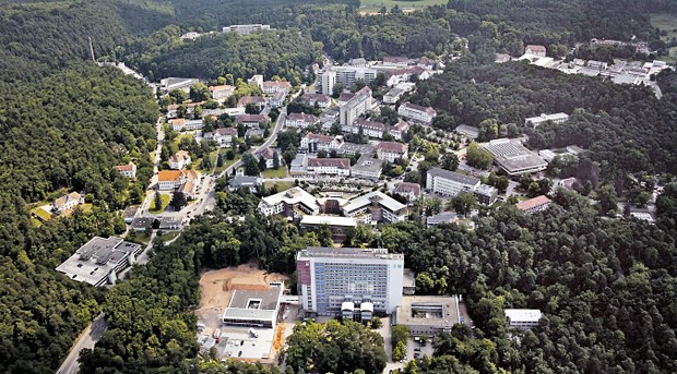 Streit um Medizin-Ausgaben an der Saar-Uni Das Universitätsklinikum Saarland: Wird hier bald der Rotstift angesetzt?