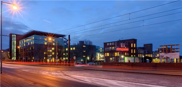 Uniklinikum Magdeburg schreibt im Vorjahr tiefrote Zahlen Das Wissenschaftsministerium in Sachsen-Anhalt geht für die Uniklinik Magdeburg im Vorjahr von einem Defizit in mittlerer zweistelliger Millionenhöhe aus.