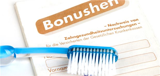 Das Zahnbonusheft soll es auch bald in digitaler Form geben.