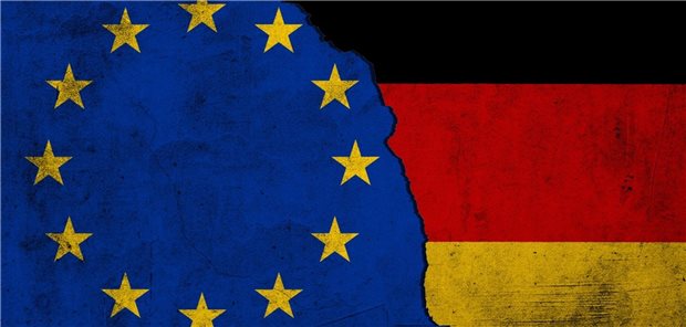 Flaggen der EU und Deutschland