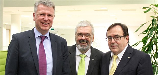 Nordmann soll Dryden nachfolgen Das aktuelle Führungstrio der KV Westfalen-Lippe: Vorsitzender Dr. Wolfgang-Axel Dryden (Mitte), Dr. Gerhard Nordmann (rechts) und Thomas Müller (links).