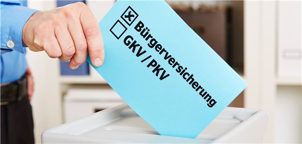 Umfrage: Selbst Union- und FDP-Wähler für Bürgerversicherung Das duale System auf der Kippe? Die Idee einer Bürgerversicherung findet einer aktuellen Umfrage zufolge Zuspruch in der Bevölkerung.